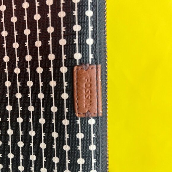 Fossil Keyper Coated Canvas Wristlet Wallet, Navy, Cream, Brown - Picture 3 of 16